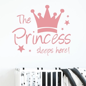 Sticker mural couronne rose avec étoiles et texte pour la décoration de la nurserie