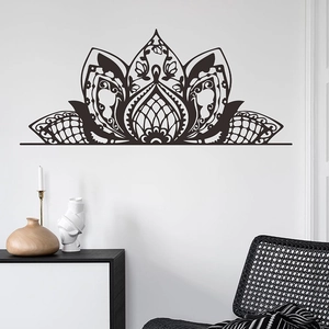 Sticker mural mandala lotus pour salon et chambre décor en noir élégant ajouré