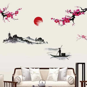 Wandtattoo im chinesischen Tuschestil mit roter Sonne und Berglandschaft