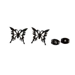 Elegante mattschwarze hohlgeschnittene Schmetterling Ohrstecker aus Edelstahl auf weißem Grund