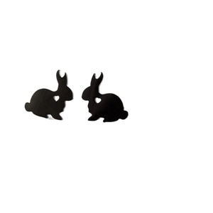 Minimalistische schwarze Hasen-Ohrstecker mit Herz-Ausschnitt aus robustem Edelstahl