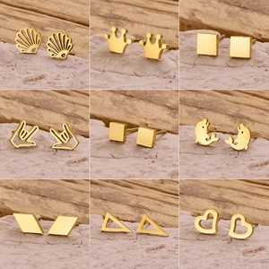 Minimalistische Roestvrij Staal Vacuüm Vergulde 18K Goud Geometrische Oorknopjes Voor Dames Hol Hart Kroon Schelp Dolfijn Driehoek Vierkant Sieraden
