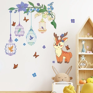 Wandtattoo Kinderzimmer mit Hirsch, bunten Vogelkäfigen und Blumen für Dekoration