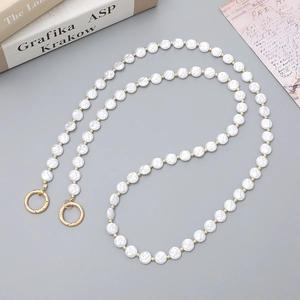 Chaîne bandoulière en perles baroques avec perles dorées et anneaux à ressort pour sacs
