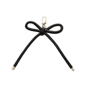 Ciondolo a fiocco in pelle PU nera minimalista con chiusura in metallo argento