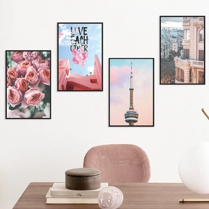 Lot de 4 tableaux décoratifs avec cadre noir, motifs de fleurs et d'architecture urbaine