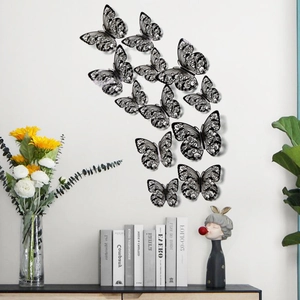 Detaillierte lasergeschnittene schwarze hohle Schmetterlings-Wandaufkleber mit 3D-Flügeln