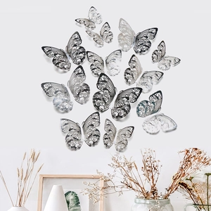 Detailansicht von 12 silbernen 3D Hohl-Schmetterling Wandaufklebern zur Wanddekoration