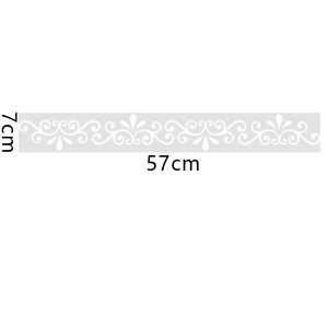 Détail de bordure murale blanche 57x7cm avec motif de volutes européennes élégantes symétriques