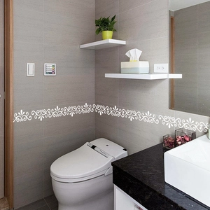 Sticker mural blanc style européen utilisé comme bordure étanche dans une salle de bain