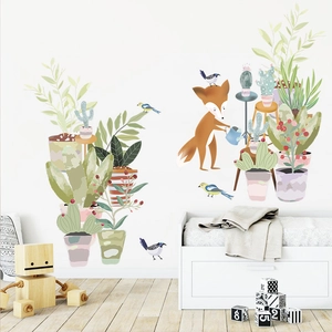 Sticker mural renard arrosant des plantes pour chambre enfant et salon déco