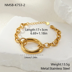 Detailansicht des goldenen Gliederkettenarmbands mit Maßangaben 17+3cm und 3,4cm Ornament