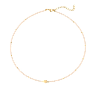Collana di perline rosa opaco con ciondolo a cuore dorato e chiusura a moschettone