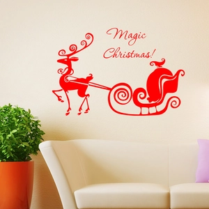 Dettaglio dell'adesivo murale rosso con renna e scritte per decorazione di Natale