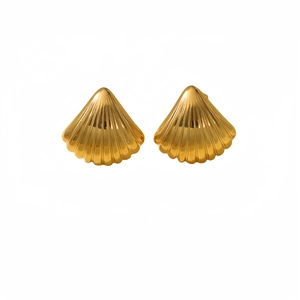 Elegante gouden waaiervormige schelp oorbellen van roestvrij staal met glanzende afwerking