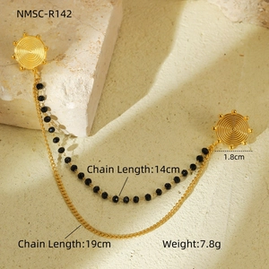 Broche de col à double chaîne dorée avec perles noires et médailles soleil bohème