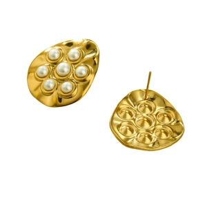 Irregular 18K gold earrings with textured metal and elegant cluster pearl inlay