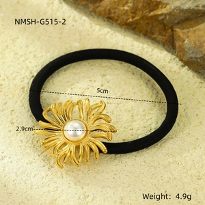 Detailed view of sunflower pearl hair tie with 5cm diameter and 4.9g weight specifications