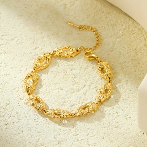 Bracciale retrò in acciaio inossidabile placcato oro con maglie ovali testurizzate e catena