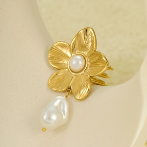 Exquisite gold flower ring with white round pearl and hanging baroque pearl pendant