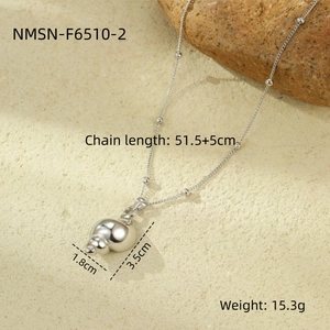 Detailed view of silver seashell pendant necklace with precise dimensions and weight specs