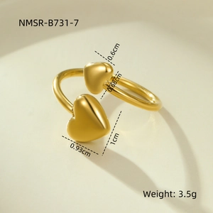 Vue détaillée bague cœur double dorée avec mesures de taille et poids précises