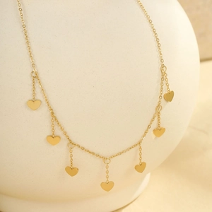 Elegantes 18k vergoldetes Edelstahl-Fußkettchen mit sieben herzförmigen Anhängern