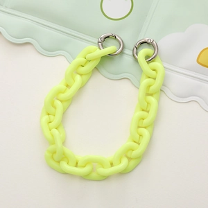 Catena in acrilico giallo neon con anelli in metallo argento per borse e telefoni