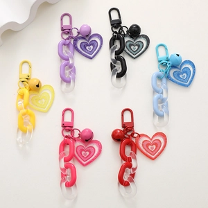 Set di portachiavi a cuore con campanelli e catene in acrilico per borse in sei colori