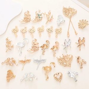 Golden and silver metal brooch set with flamingo peacock and bird charms for shoes