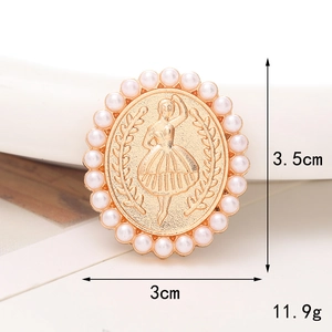 Spilla vintage ballerina in oro con perle bianche, dimensioni 3,5 cm per 3 cm