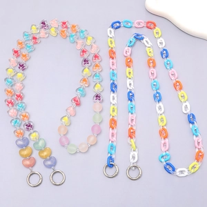Perline a cuore in acrilico e catene ad anelli multicolore con fermagli in metallo