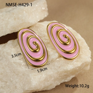 Pink enamel spiral earrings with golden metal frame, size 3.5cm by 1.9cm and 10.2g weight