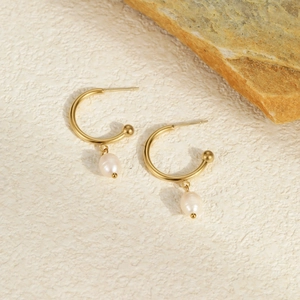 Elegant 18K gold plated stainless steel C-shape earrings with natural freshwater pearls