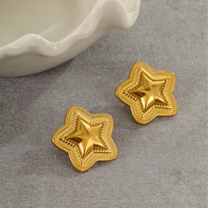 Pendientes de estrella de acero inoxidable dorado vintage con relieve y textura de cuerda