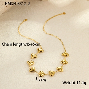 Détail du collier pendentif coeur en or 18K avec dimensions 45+5cm et poids de 11,4g