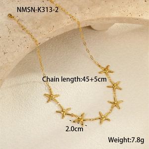 Détail du collier étoile de mer plaqué or 18 carats avec dimensions et textures de mer