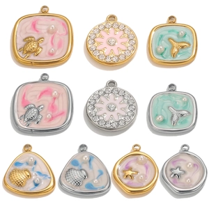 Pendenti in acciaio inox a tema marino con perle, strass e smalto colorato