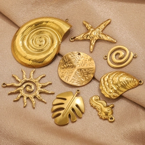 Set di ciondoli in acciaio inossidabile 304 dorato con conchiglie per creazione gioielli