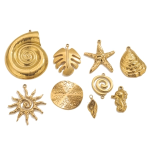 Set di ciondoli oceanici in acciaio inossidabile dorato con stelle marine e conchiglie per DIY