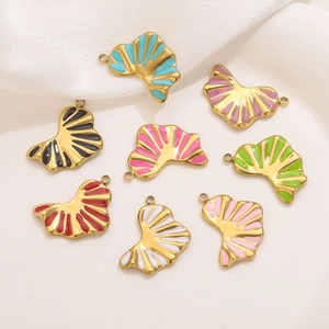 Ginkgoblatt-Anhänger in 8 Farben mit Goldbeschichtung und bunter Emaille-Veredelung