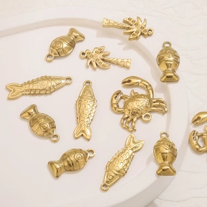 Goldene Edelstahl Anhänger Fisch Krabbe und Kokosnussbaum für DIY Schmuckherstellung