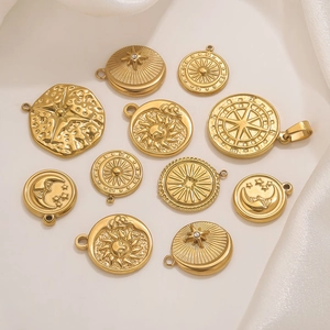 Colgantes de acero inoxidable dorado de sol, luna y estrellas para joyas DIY