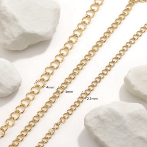 Flat O-shaped gold-plated stainless steel chains in 2.5mm, 3mm, and 4mm widths for DIY jewelry