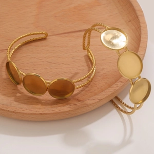 Vergulde roestvrijstalen open armband met drie 18mm ronde DIY bezel tray-instellingen