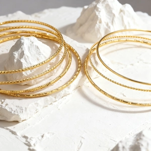 Brazalete Minimalista de Acero Inoxidable para Mujer Pulsera Apilable Chapado en Oro Plata Texturizado Joyería de Moda