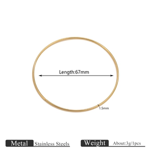 Dimensiones detalladas del brazalete de acero inoxidable dorado de 67mm y grosor 1,5mm