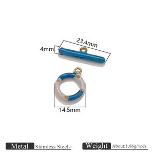 Vue macro du fermoir à bascule OT en acier inoxydable émaillé pour création de bijoux