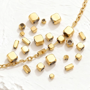 Perles d'Espacement Carrées Géométriques en Acier Inoxydable pour la Fabrication de Bijoux DIY Perles de Cube en Métal pour Collier
