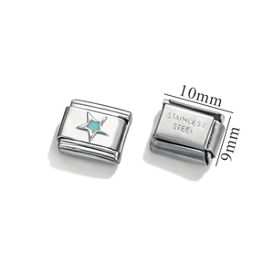 Dettaglio di un modulo italiano da 9mm in acciaio inossidabile con stella blu per bracciali